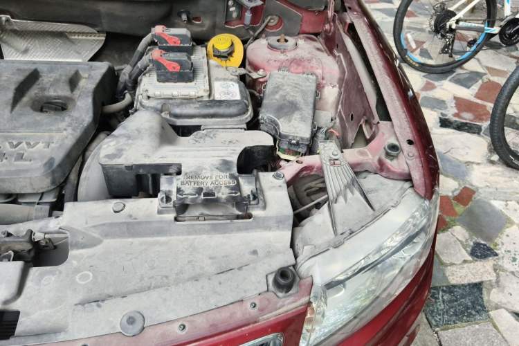 Used Jeep Compass 2012 2.4L four-wheel drive luxury version Engine Bay Left