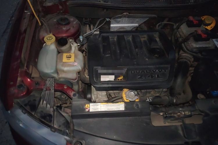 Used Jeep Compass 2012 2.4L four-wheel drive luxury version Engine Bay Right