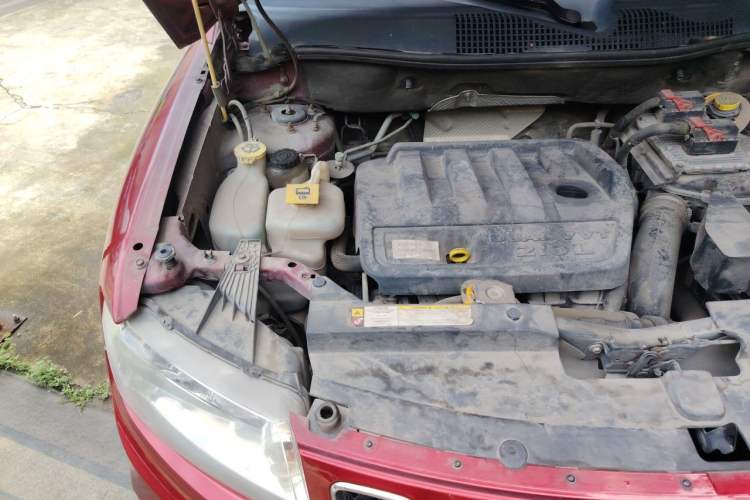 Used Jeep Compass 2012 2.0L two-wheel drive luxury version Engine Bay Right