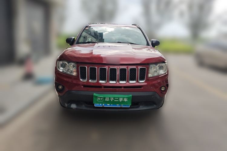 Used Jeep Compass 2012 2.4L four-wheel-drive sport version Front