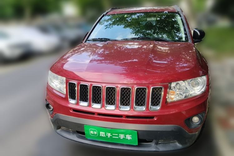 Used Jeep Compass 2012 2.4L four-wheel drive luxury version Front