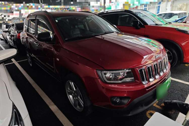 Used Jeep Compass 2012 2.4L Four-Wheel Drive Urban Edition Front Right 45 Deg