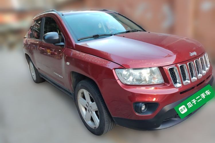Used Jeep Compass 2012 2.4L four-wheel drive luxury version Front Right 45 Deg