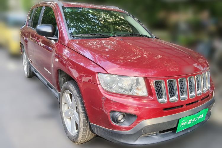 Used Jeep Compass 2012 2.4L four-wheel drive luxury version Front Right 45 Deg