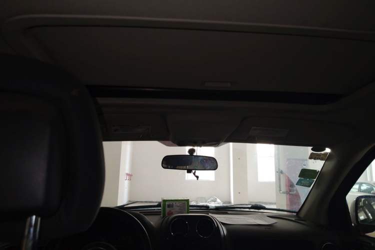 Used Jeep Compass 2012 2.0L two-wheel drive sport version Headliner