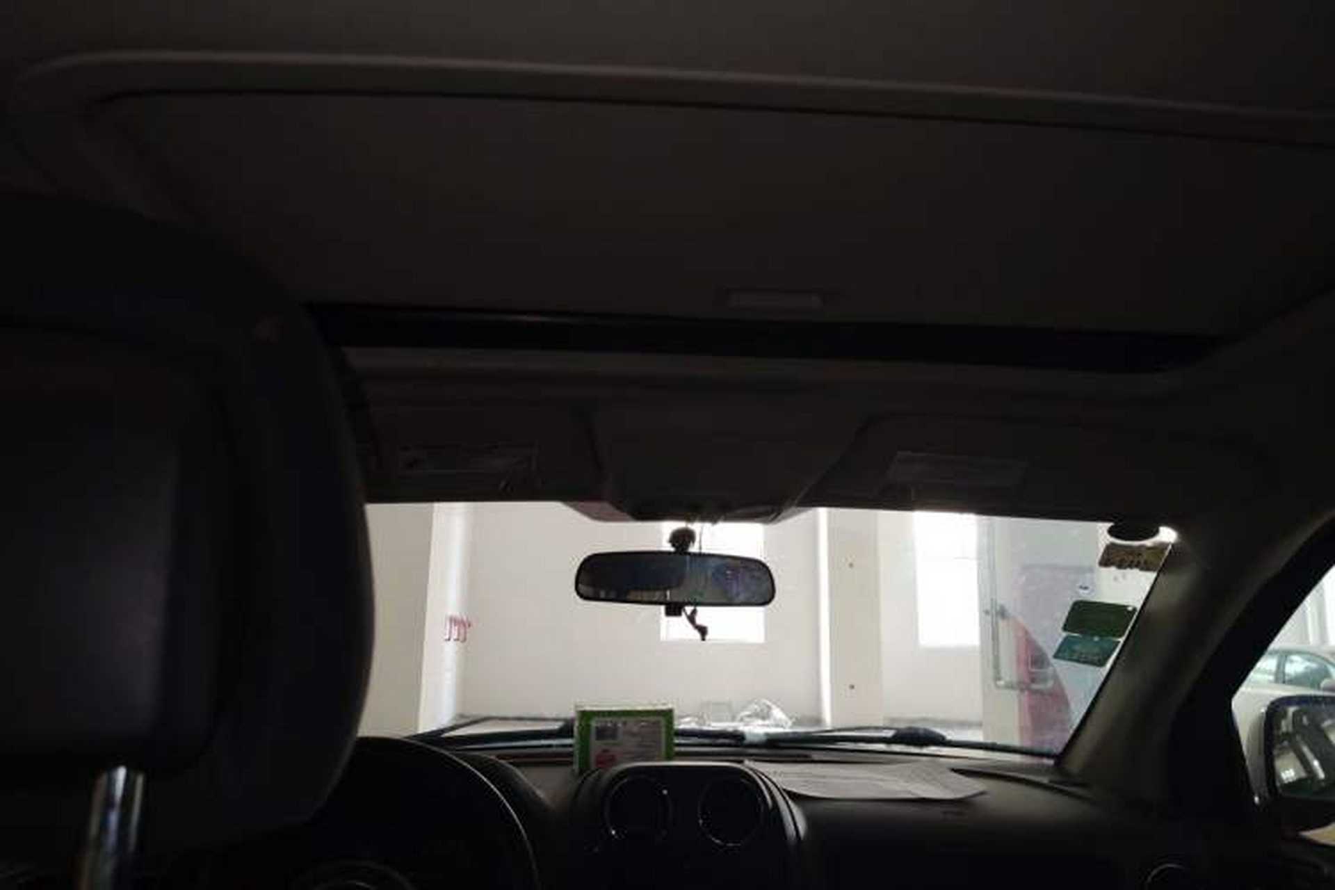 Used Jeep Compass 2012 2.0L two-wheel drive sport version Headliner