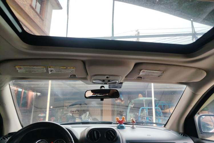 Used Jeep Compass 2012 2.0L two-wheel drive luxury version Headliner