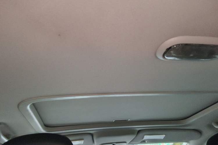 Used Jeep Compass 2012 2.4L four-wheel drive luxury version Headliner