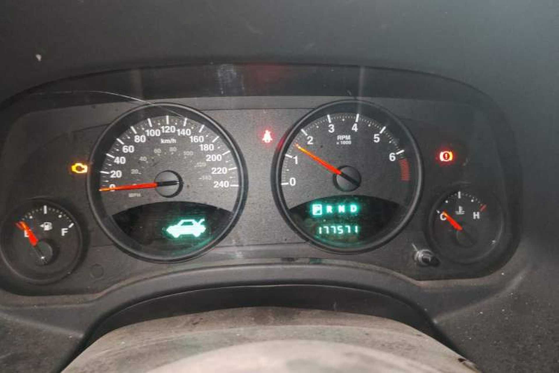 Used Jeep Compass 2012 2.0L two-wheel drive sport version Instrument Cluster