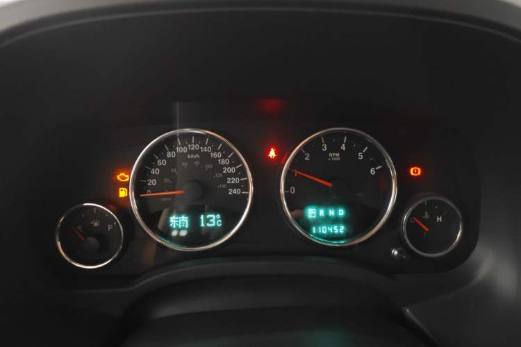 Used Jeep Compass 2012 2.4L Four-Wheel Drive Urban Edition Instrument Cluster