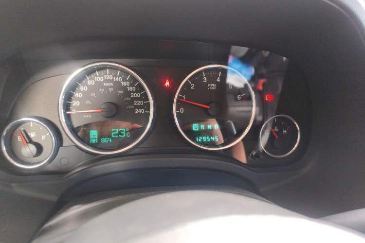 Used Jeep Compass 2012 2.0L two-wheel drive luxury version Instrument Cluster