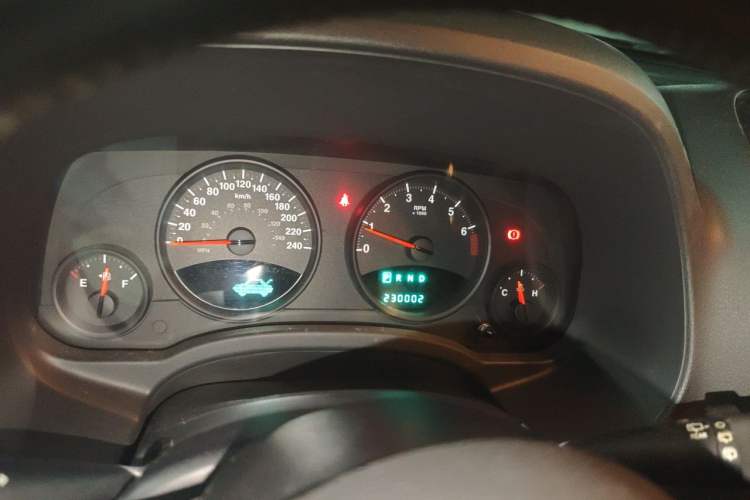 Used Jeep Compass 2012 2.4L four-wheel-drive sport version Instrument Cluster