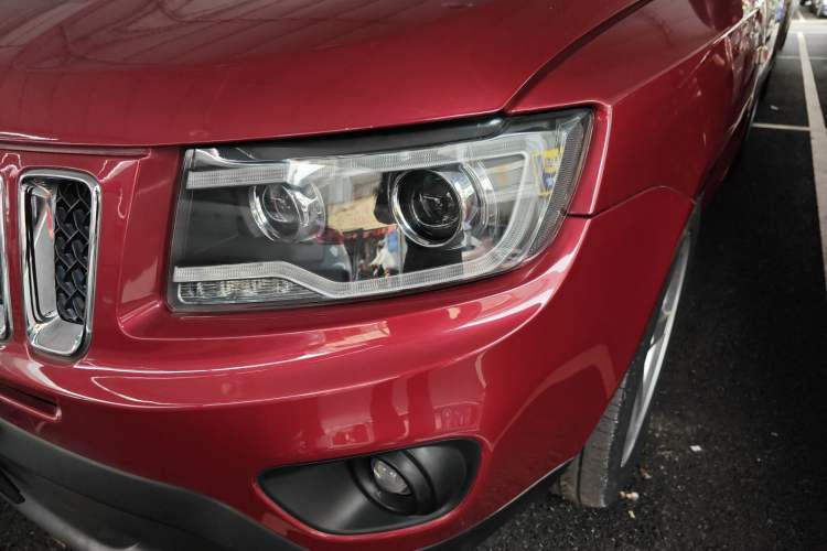 Used Jeep Compass 2012 2.4L Four-Wheel Drive Urban Edition Left Front Headlight
