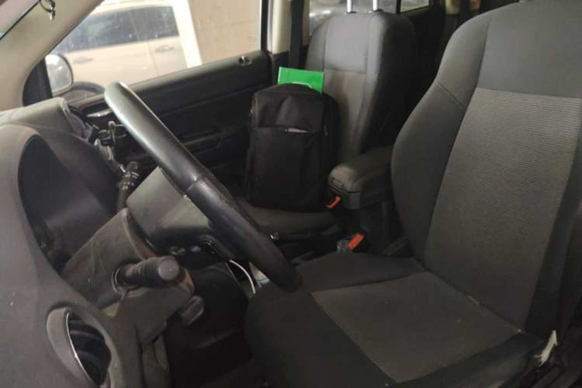 Used Jeep Compass 2012 2.0L two-wheel drive sport version Left Front Seat