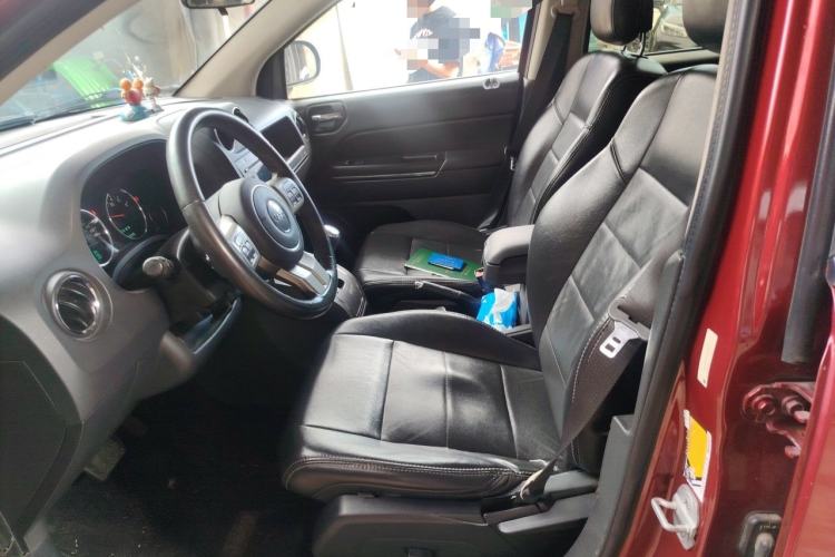 Used Jeep Compass 2012 2.0L two-wheel drive luxury version Left Front Seat