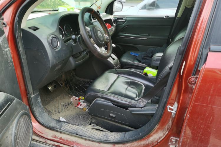 Used Jeep Compass 2012 2.4L Four-Wheel Drive Urban Edition Left Front Seat