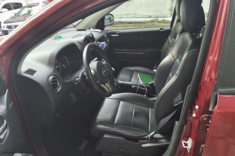 Used Jeep Compass 2012 2.4L four-wheel drive luxury version Left Front Seat