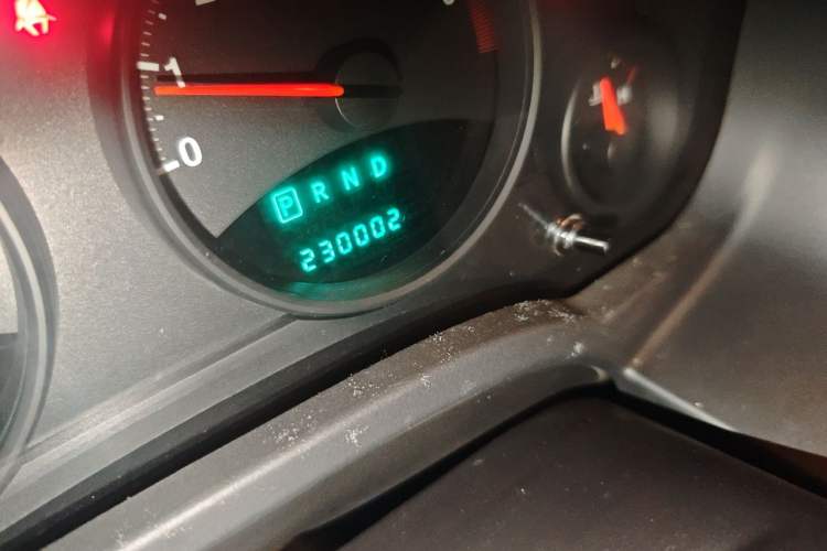 Used Jeep Compass 2012 2.4L four-wheel-drive sport version Odometer Close Up