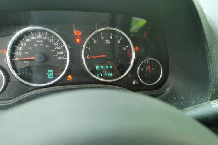 Used Jeep Compass 2012 2.4L Four-Wheel Drive Urban Edition Odometer Close Up
