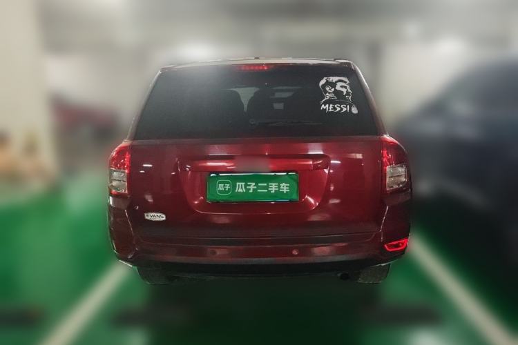 Used Jeep Compass 2012 2.4L four-wheel-drive sport version Rear