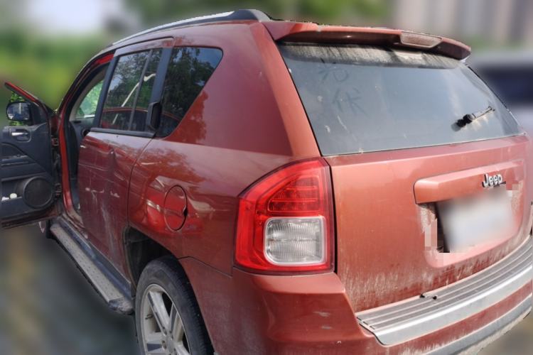 Used Jeep Compass 2012 2.4L Four-Wheel Drive Urban Edition Rear Left 45 Deg