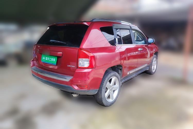 Used Jeep Compass 2012 2.0L two-wheel drive luxury version Rear Right 45 Deg
