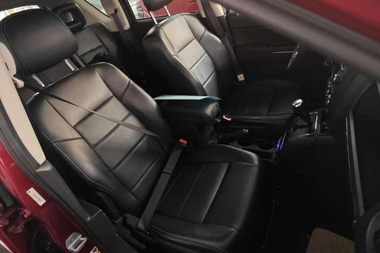 Used Jeep Compass 2012 2.4L Four-Wheel Drive Urban Edition Right Front Seat