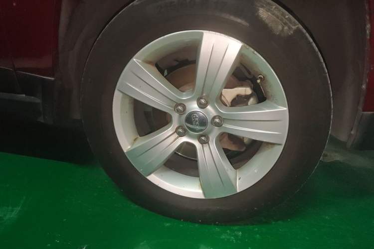 Used Jeep Compass 2012 2.4L four-wheel-drive sport version Right Front Wheel Hub