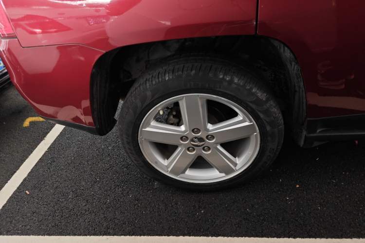 Used Jeep Compass 2012 2.4L Four-Wheel Drive Urban Edition Right Rear Wheel Hub
