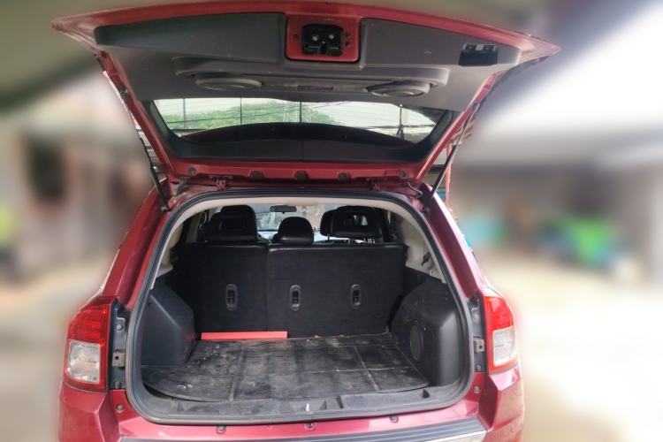 Used Jeep Compass 2012 2.0L two-wheel drive luxury version Trunk