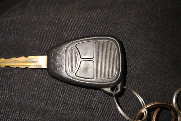 Used Jeep Compass 2012 2.0L two-wheel drive sport version Vehicle Key