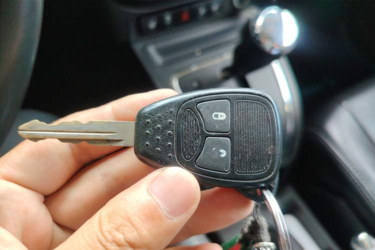Used Jeep Compass 2012 2.0L two-wheel drive luxury version Vehicle Key