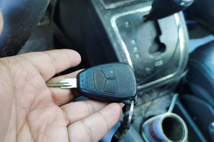 Used Jeep Compass 2012 2.4L Four-Wheel Drive Urban Edition Vehicle Key