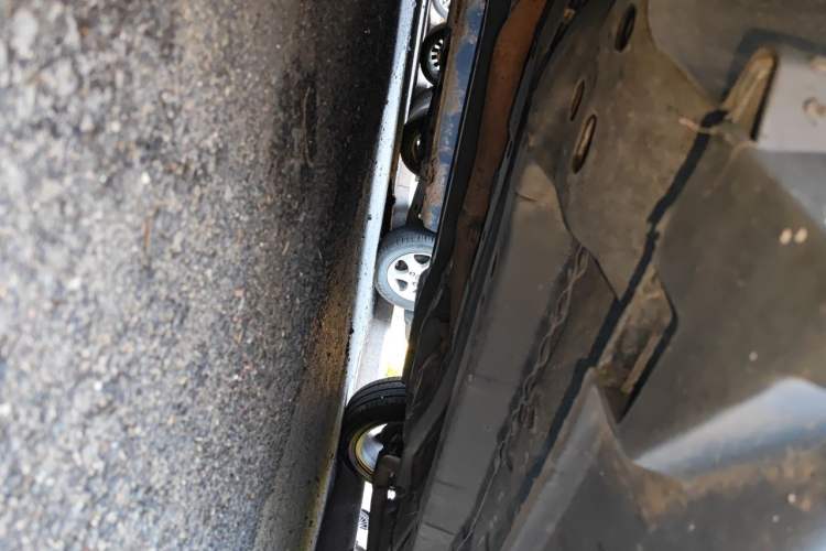 Used Jeep Compass 2012 2.0L two-wheel drive luxury version Chassis Front Left