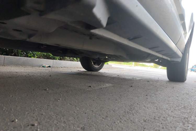 Used Jeep Compass 2012 2.0L two-wheel drive luxury version Chassis Front Left