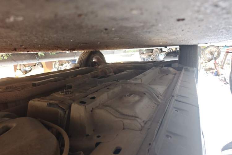 Used Jeep Compass 2012 2.4L four-wheel-drive sport version Chassis Rear Left