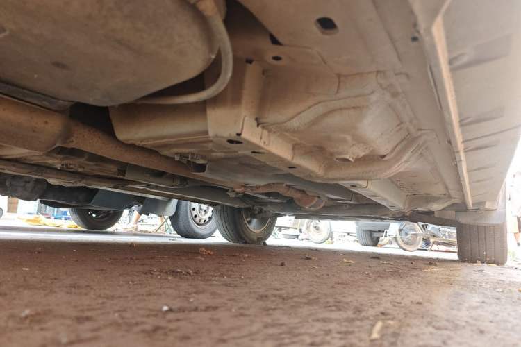 Used Jeep Compass 2012 2.4L four-wheel-drive sport version Chassis Rear Right