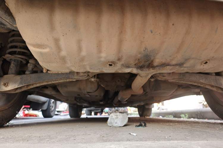 Used Jeep Compass 2012 2.4L four-wheel-drive sport version Chassis Rear