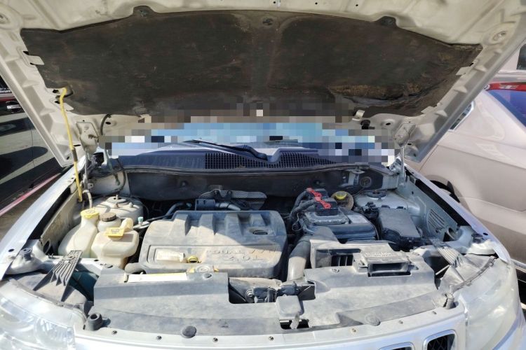 Used Jeep Compass 2012 2.0L two-wheel drive luxury version Engine Bay