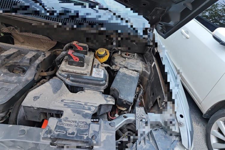 Used Jeep Compass 2012 2.0L two-wheel drive luxury version Engine Bay Left