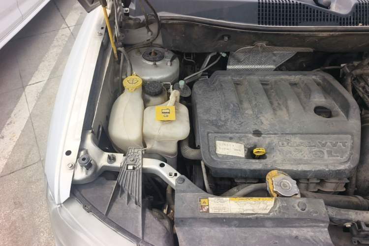 Used Jeep Compass 2012 2.0L two-wheel drive luxury version Engine Bay Right
