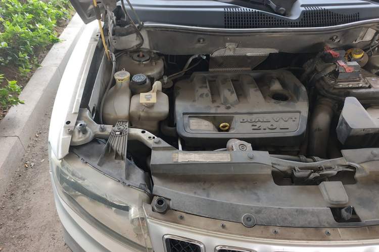 Used Jeep Compass 2012 2.0L two-wheel drive luxury version Engine Bay Right