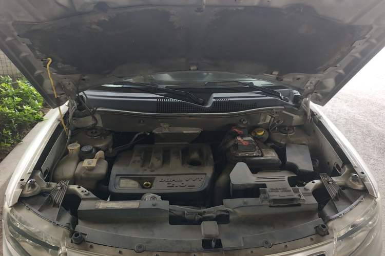 Used Jeep Compass 2012 2.0L two-wheel drive luxury version Engine Bay