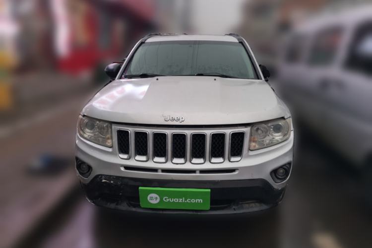 Used Jeep Compass 2012 2.4L four-wheel-drive sport version Front