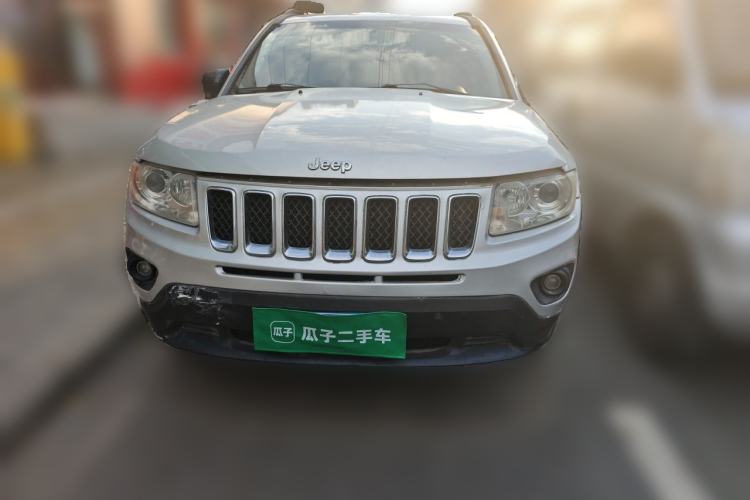 Used Jeep Compass 2012 2.4L four-wheel-drive sport version Front