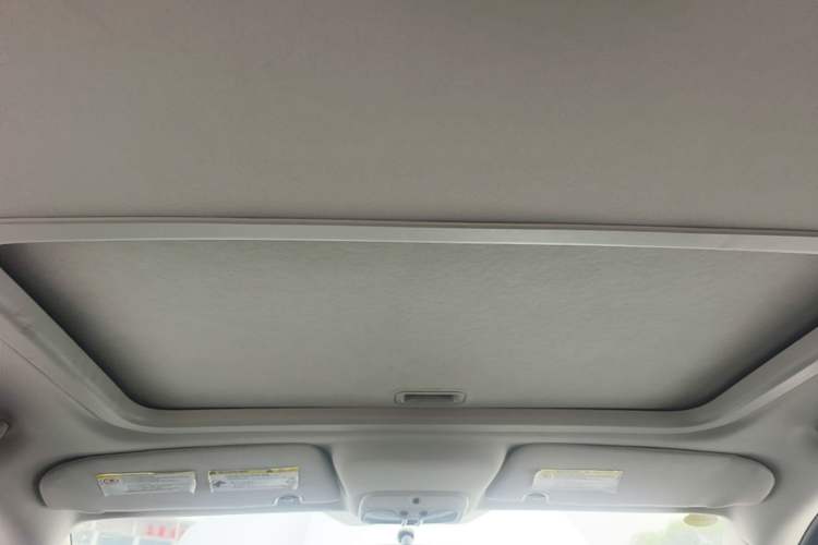 Used Jeep Compass 2012 2.0L two-wheel drive luxury version Headliner