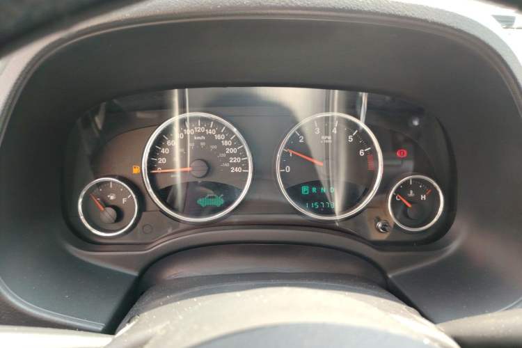 Used Jeep Compass 2012 2.0L two-wheel drive luxury version Instrument Cluster