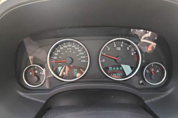 Used Jeep Compass 2012 2.0L two-wheel drive luxury version Instrument Cluster