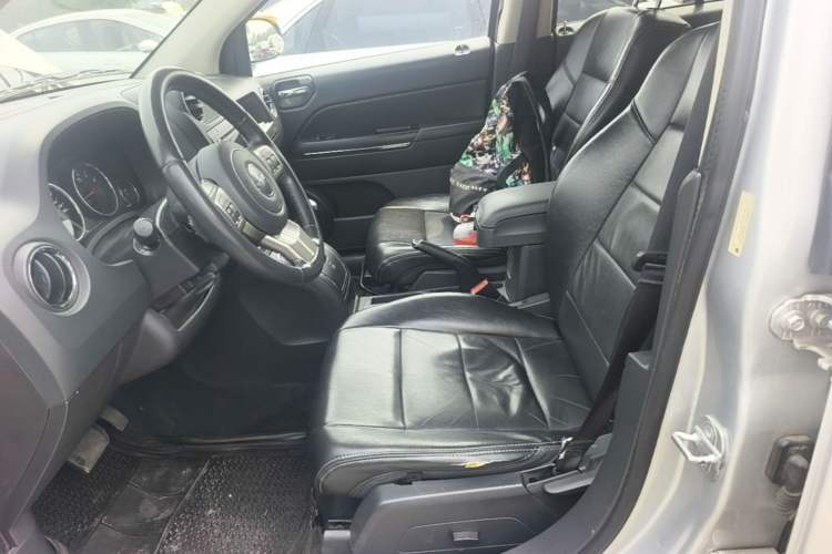Used Jeep Compass 2012 2.0L two-wheel drive luxury version Left Front Seat