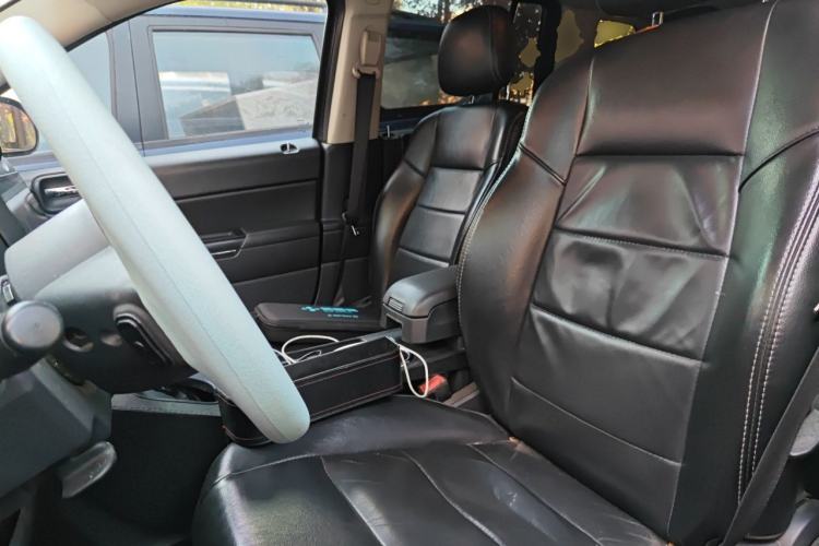 Used Jeep Compass 2012 2.0L two-wheel drive luxury version Left Front Seat